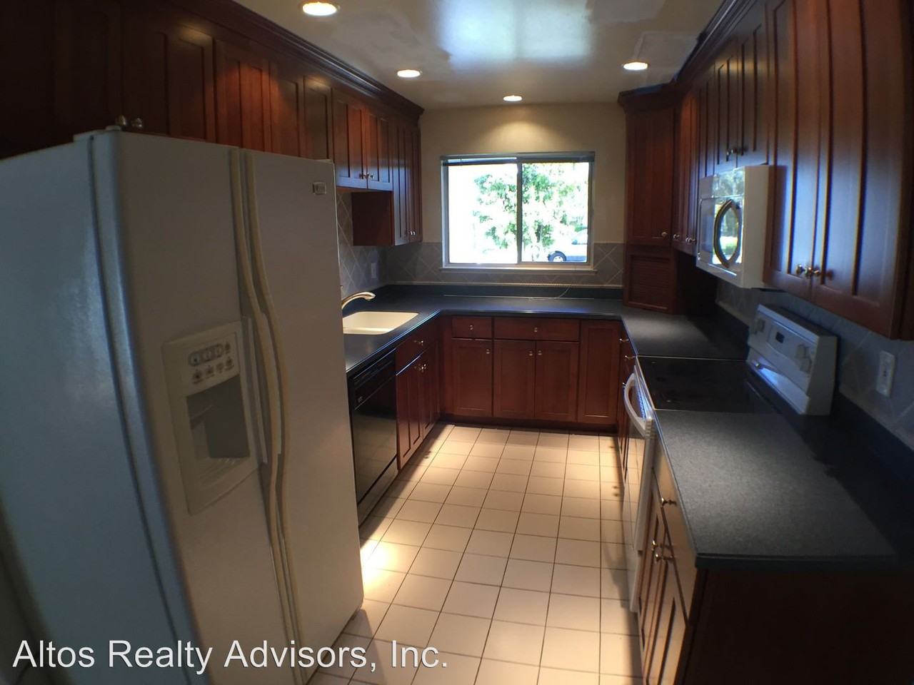 810 Ladis Court - Photo 3 of 10