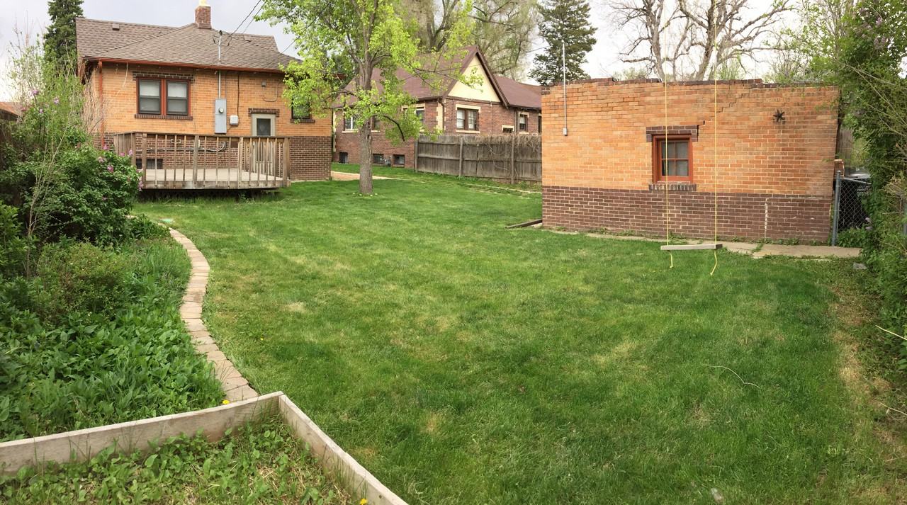 1387 Hudson St - Photo 2 of 24