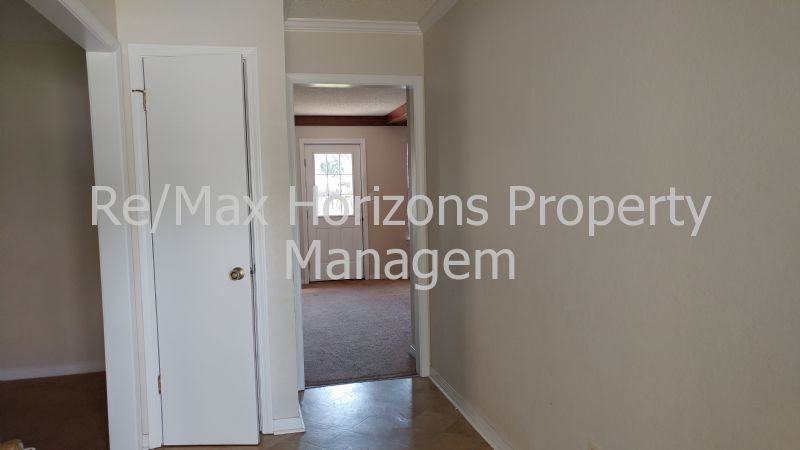 3575 Chastain Way - Photo 2 of 4