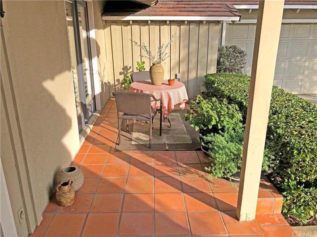 633 Wellesley Drive - Photo 3 of 32