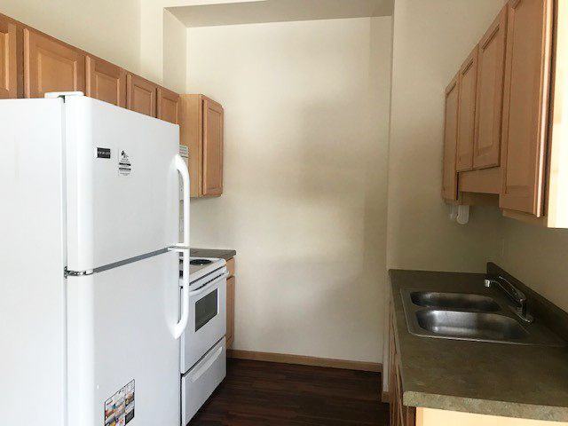 502 3rd St Se - Photo 2 of 20