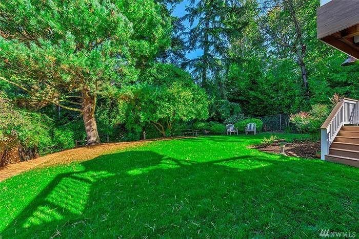 1638 Nw Greenbrier Way - Photo 3 of 31