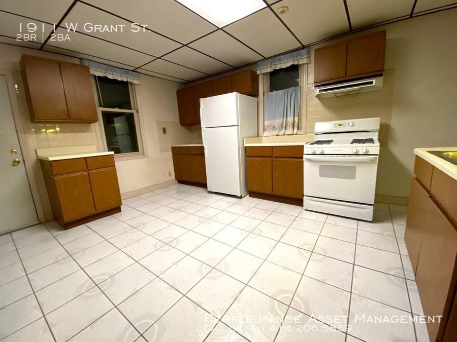 1911 W Grant St. - Photo 2 of 7