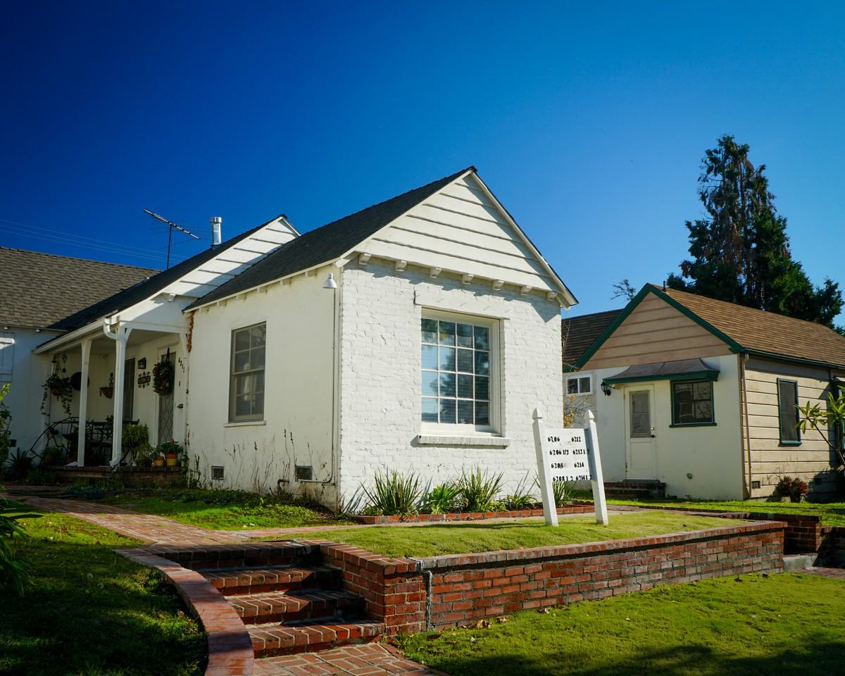 6208 1/2 Greenleaf Avenue - Photo 2 of 27