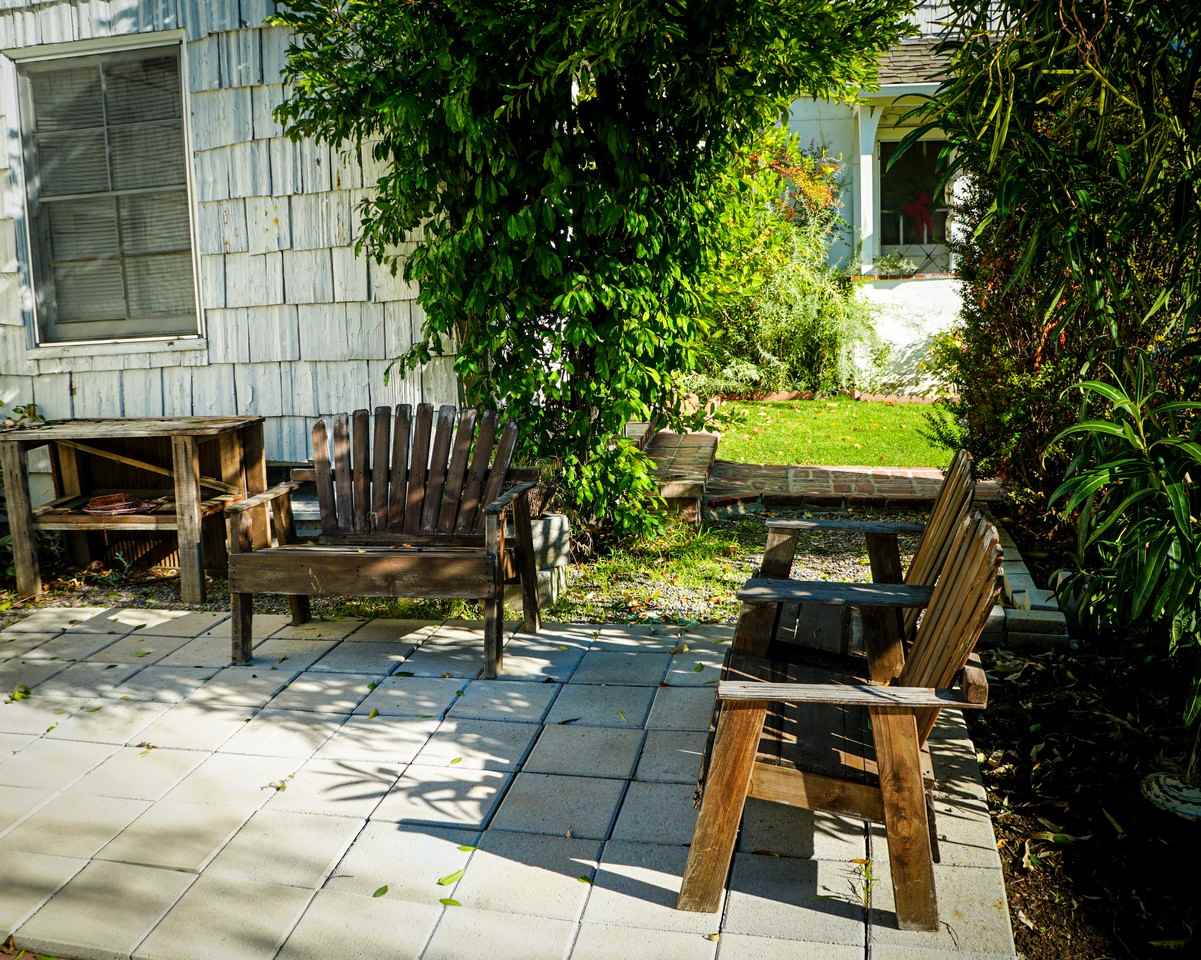 6208 1/2 Greenleaf Avenue - Photo 3 of 27