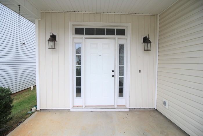 618 Dunrobin Lane - Photo 2 of 23