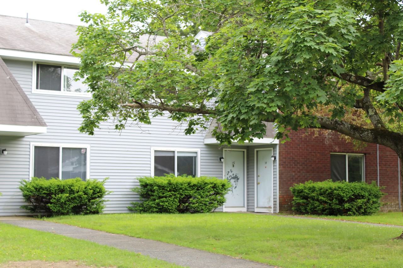 Amherst Grove - Photo 2 of 14