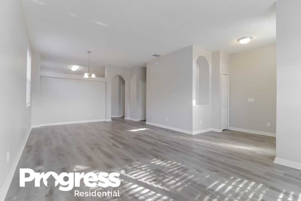 3139 Bellingham Dr - Photo 3 of 16