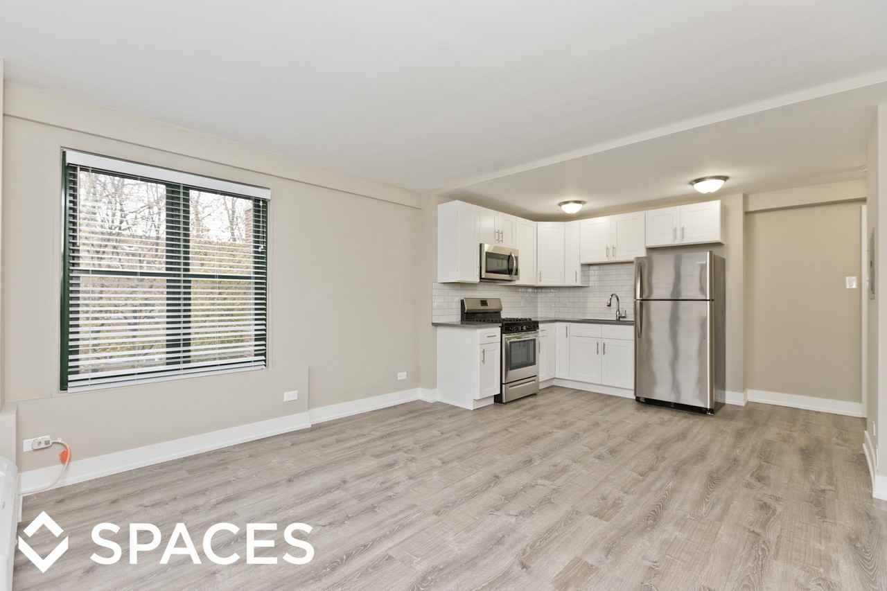 2545 W Fitch Ave - Photo 3 of 12