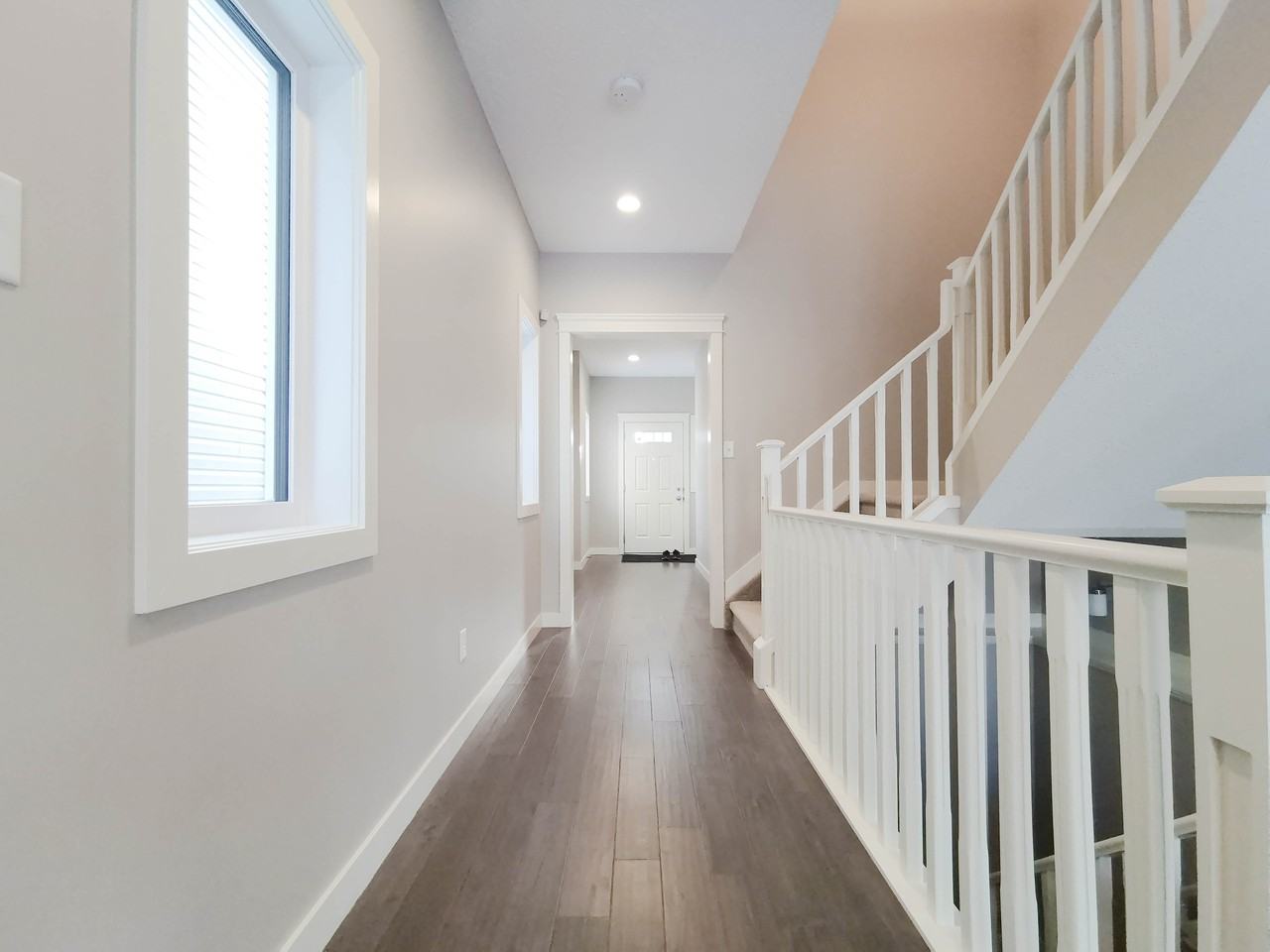 17836 9 Avenue Southwest - Photo 2 of 23