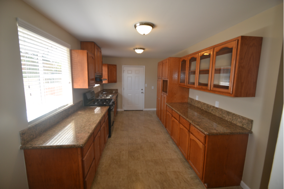 6719 Harbor Ave - Photo 3 of 5