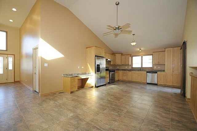 6616 W Home Ave - Photo 3 of 24