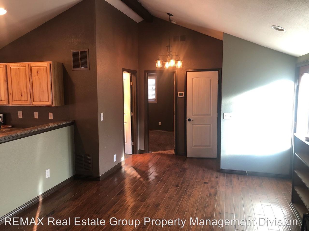 10575 Ute Pass Avenue - Photo 2 of 6