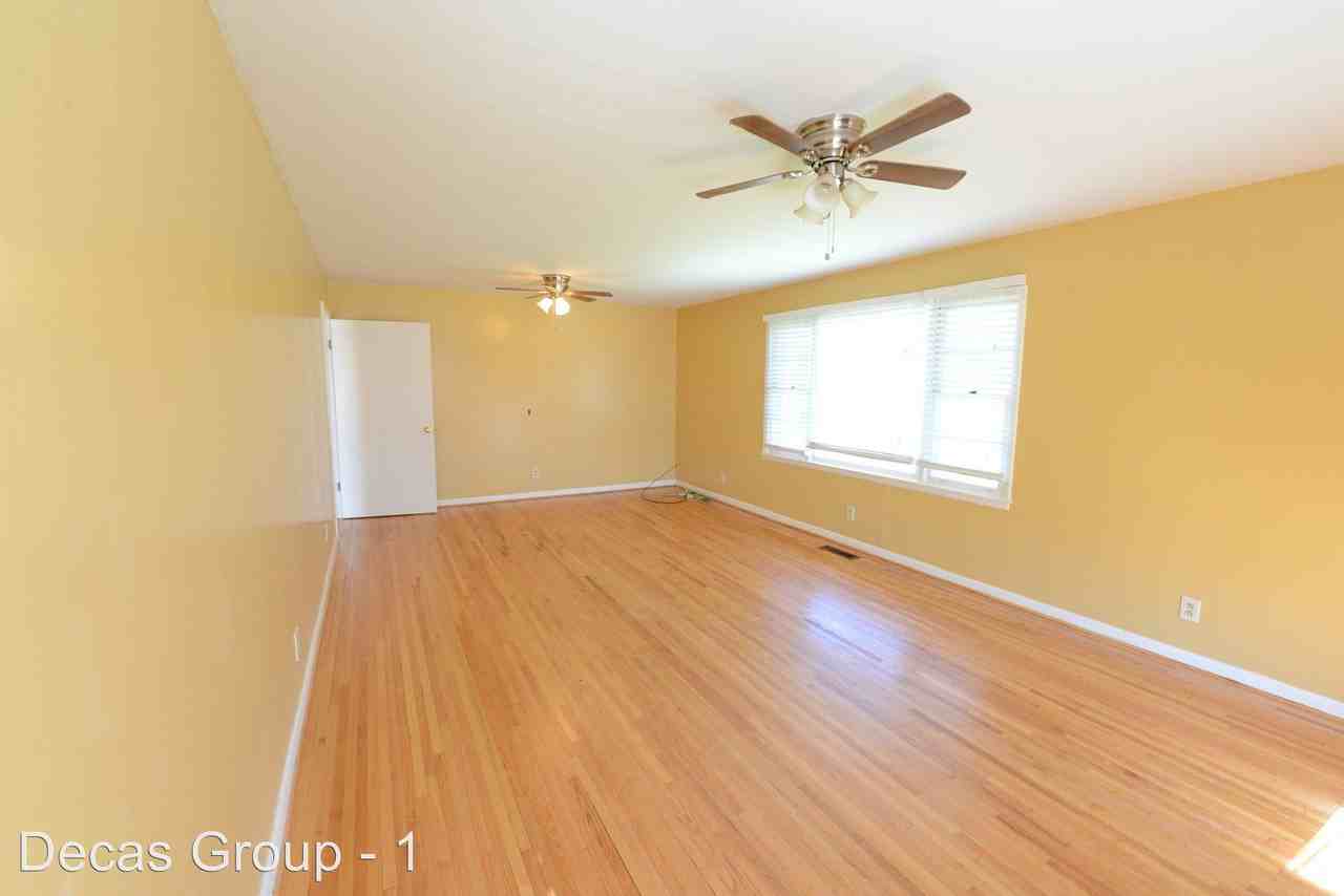 126 E Jones Ct. - Photo 3 of 30