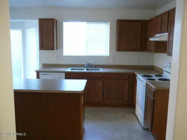 7552 W Nicolet Ave - Photo 2 of 10