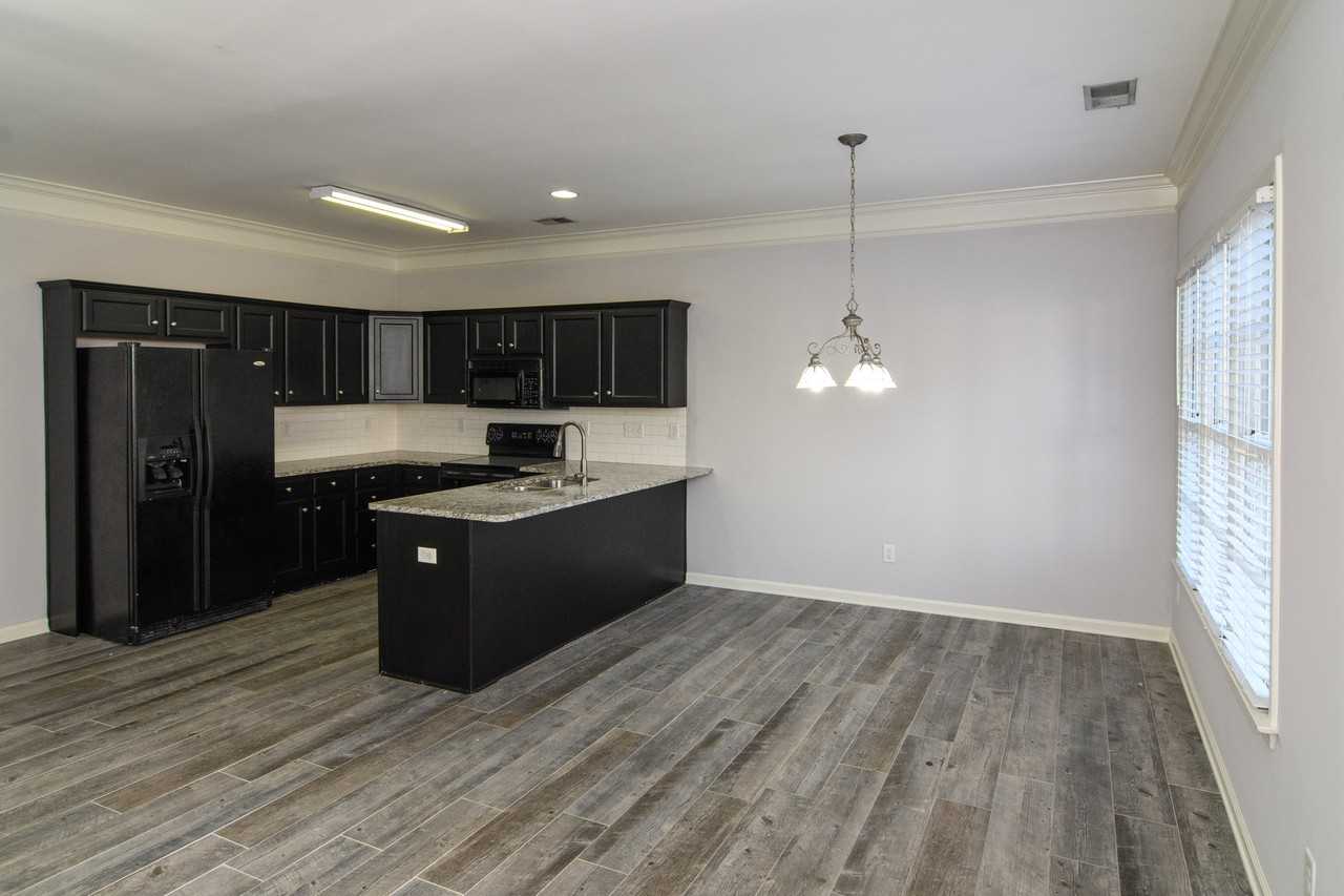 2016 Acton Park Way - Photo 2 of 28