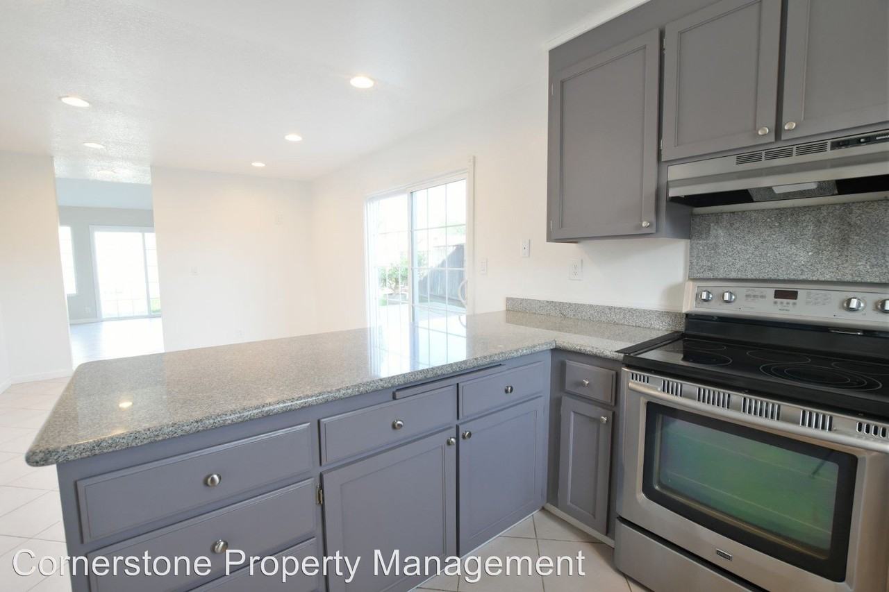 49 Southfield Ct - Photo 3 of 11