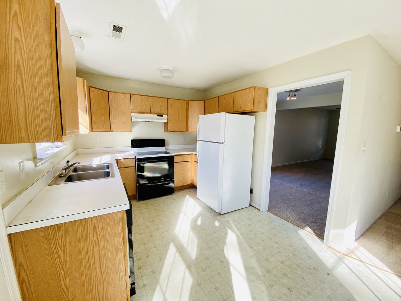 137 W Government Ave - Photo 2 of 28