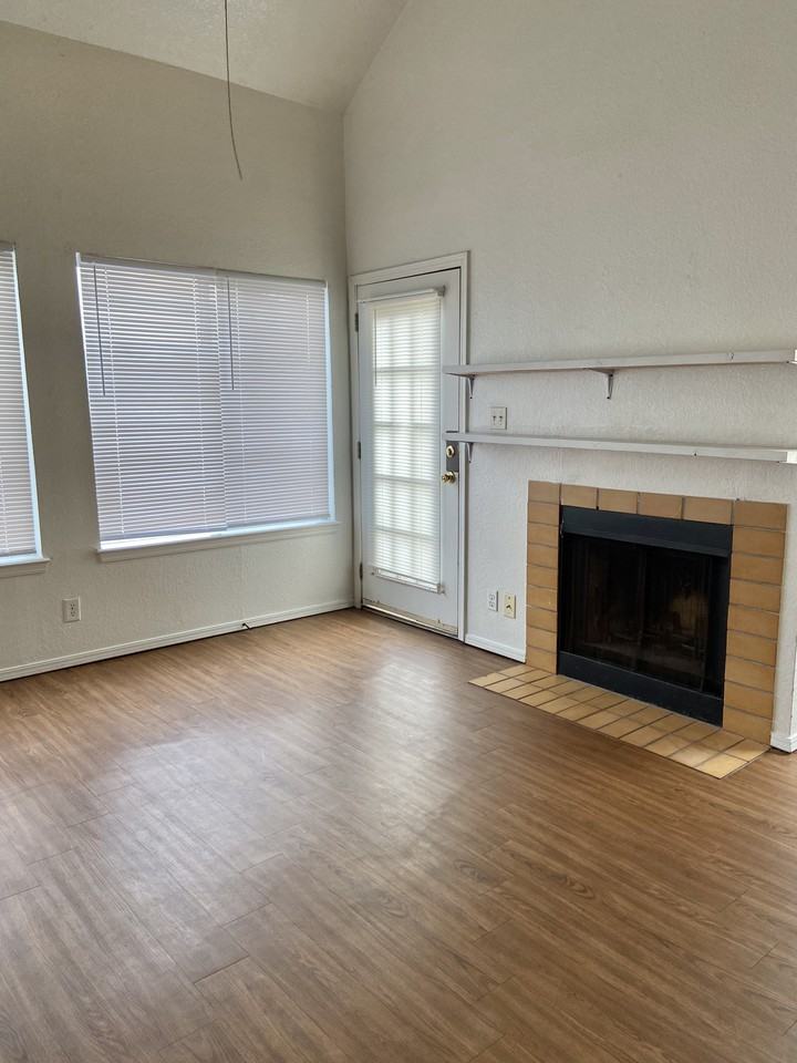 1804 E 66th Pl - Photo 3 of 18