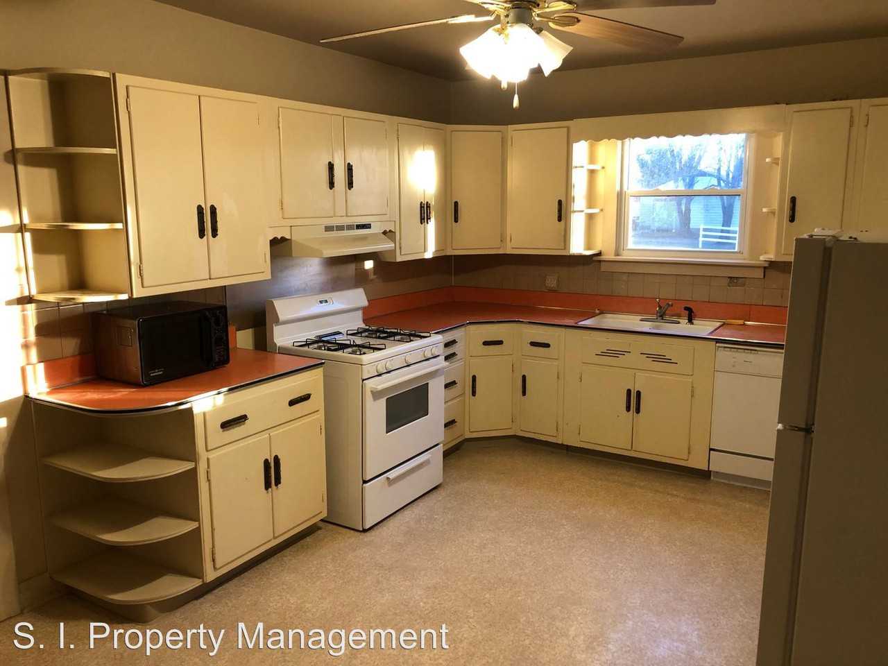 2834 N Pershing St - Photo 3 of 8