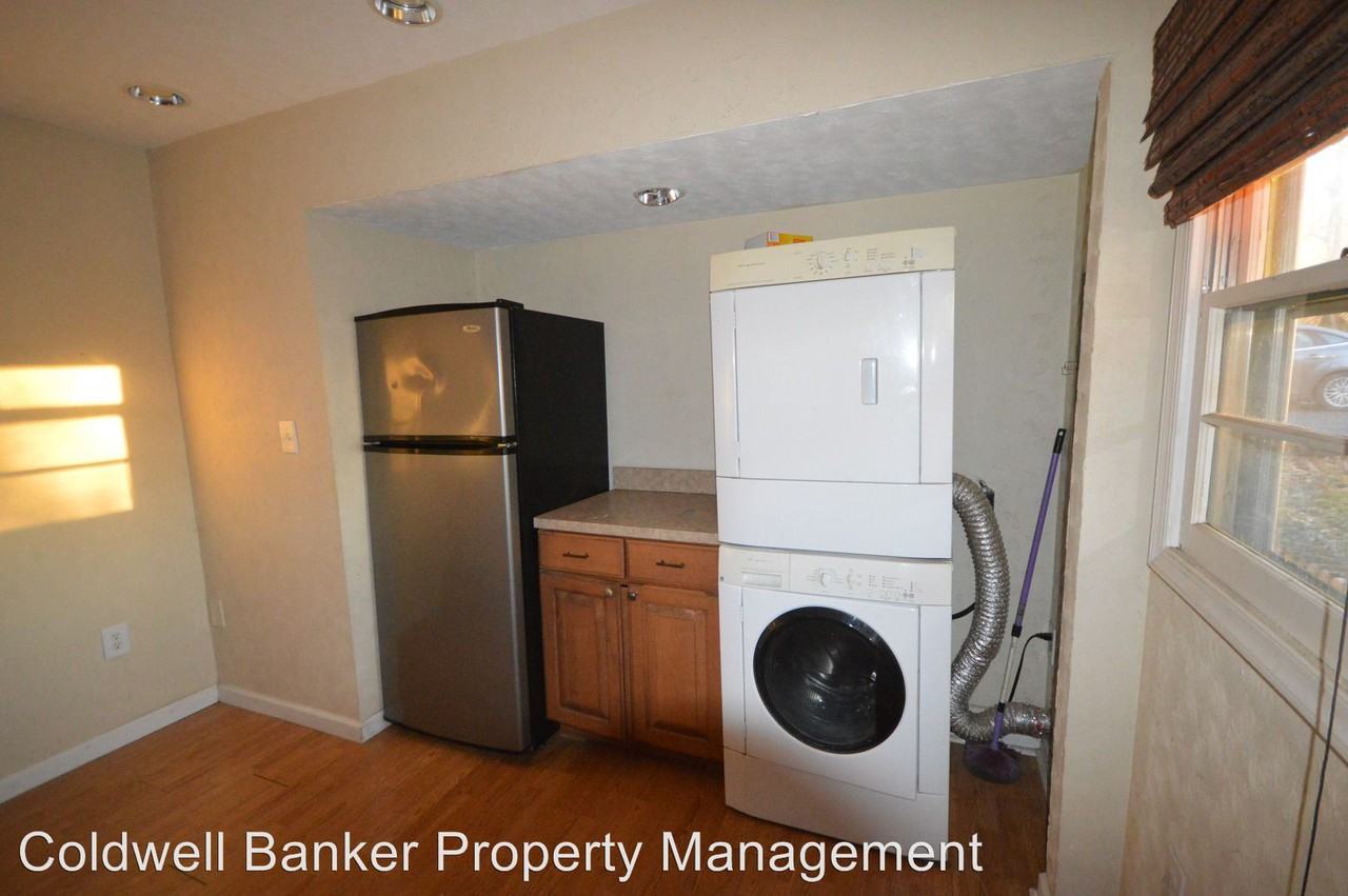 375 Valley View - Photo 3 of 10