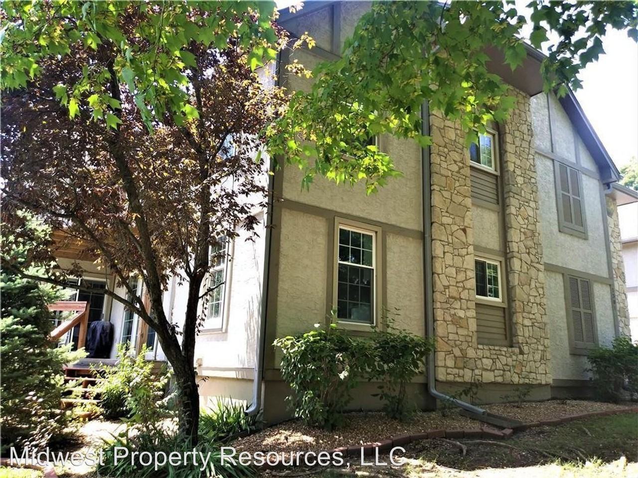 1301 Nw Village Dr #A - Photo 2 of 23