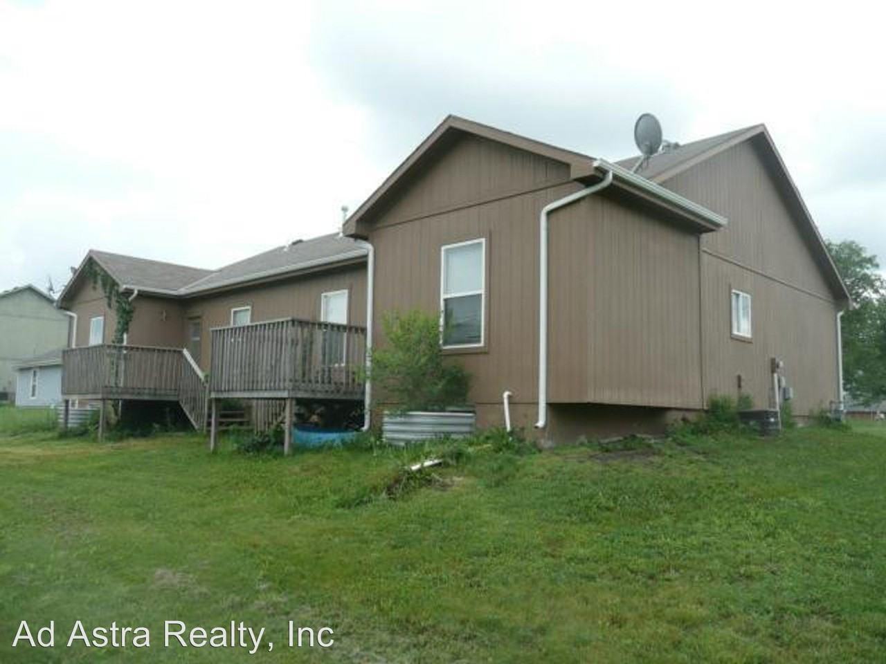 211 Pendleton Ave - Photo 3 of 4