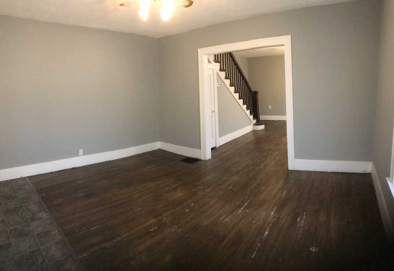 809 N Webster St - Photo 2 of 10