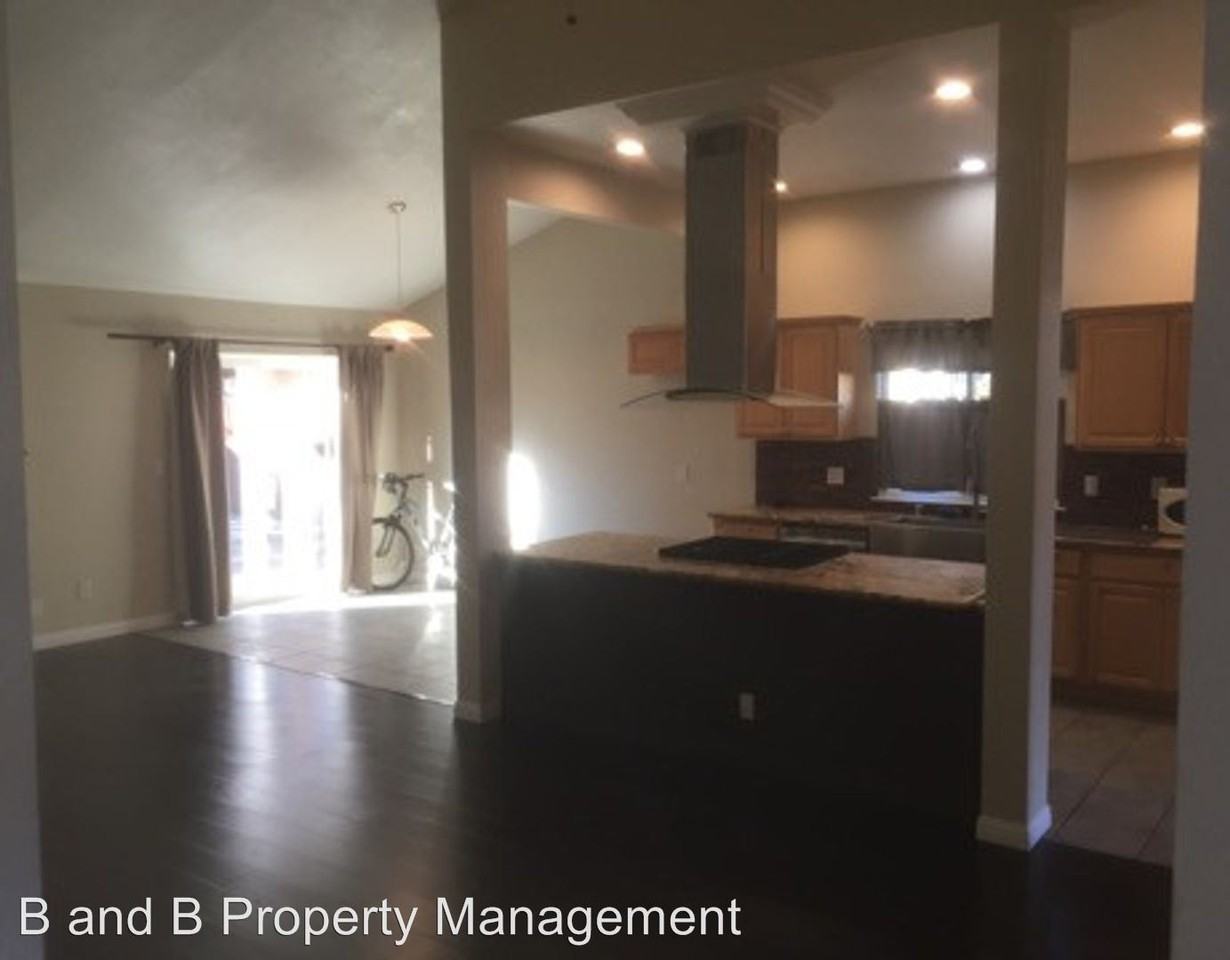 1019 Treasure Lane - Photo 2 of 9