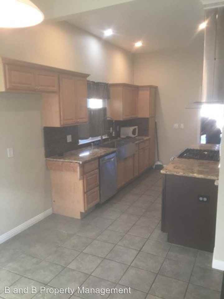 1019 Treasure Lane - Photo 3 of 9