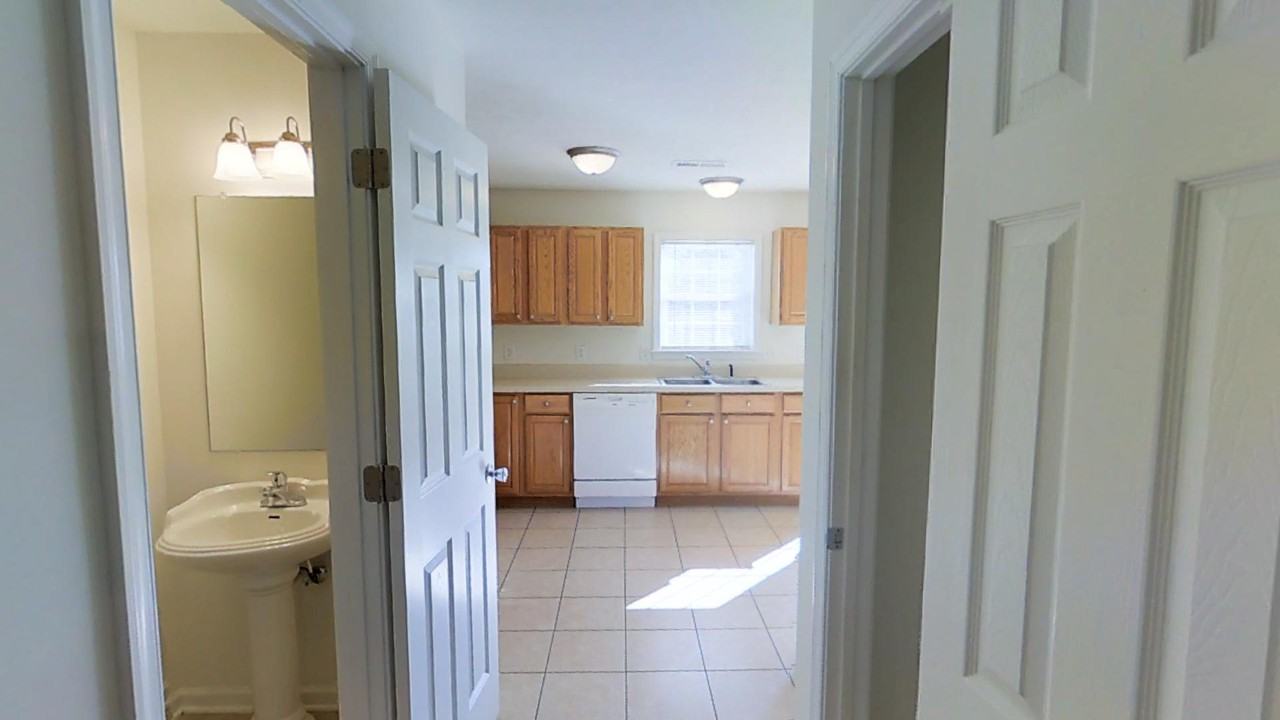 8 Eaton Pl - Photo 3 of 14