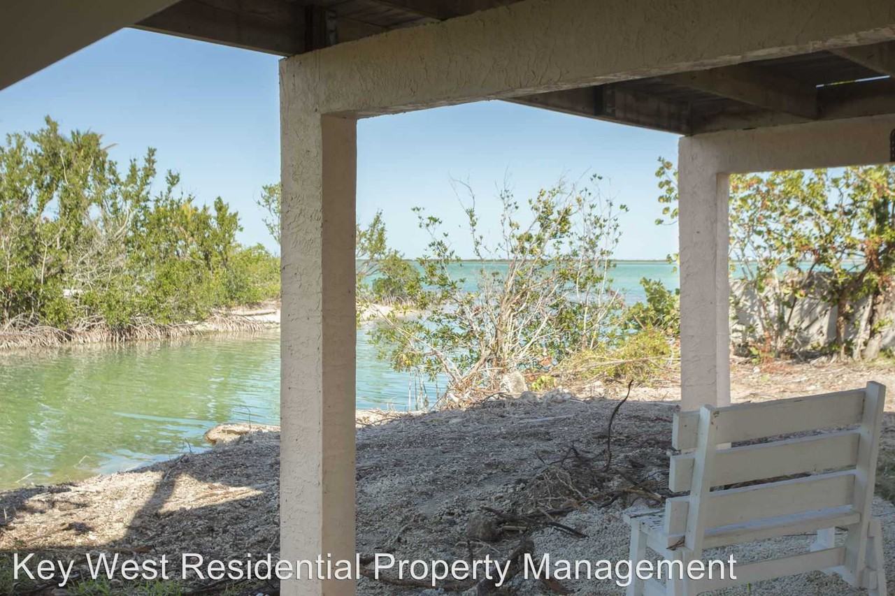 17367 Dolphin St E - Photo 3 of 15