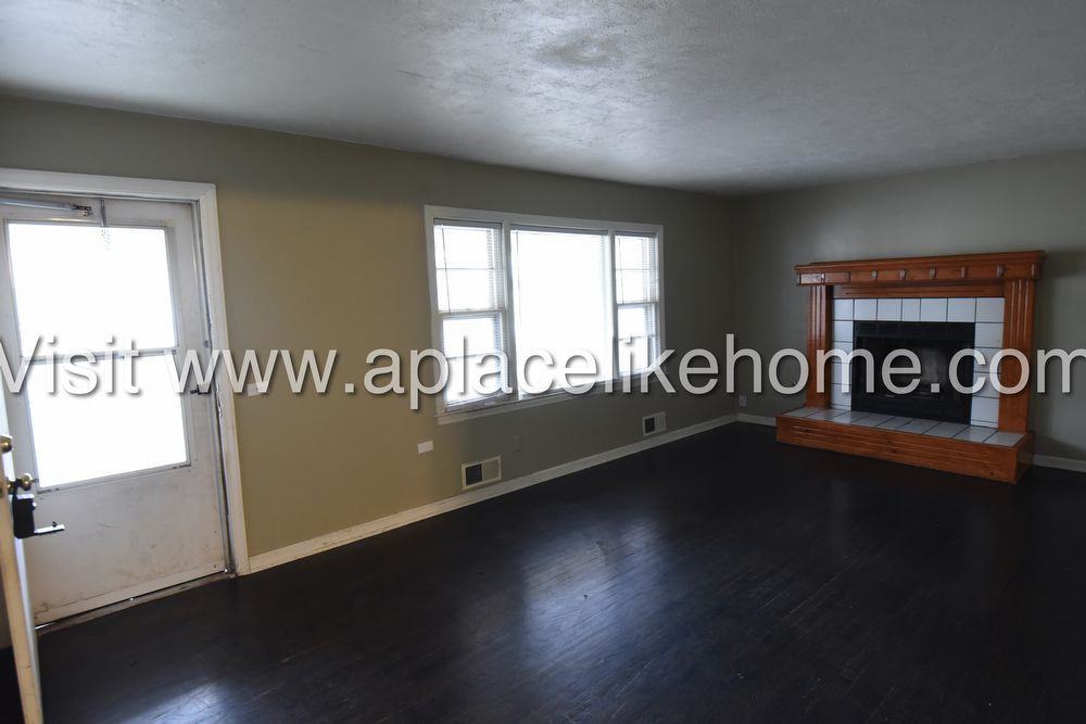 5613 Sterling Ave - Photo 2 of 11