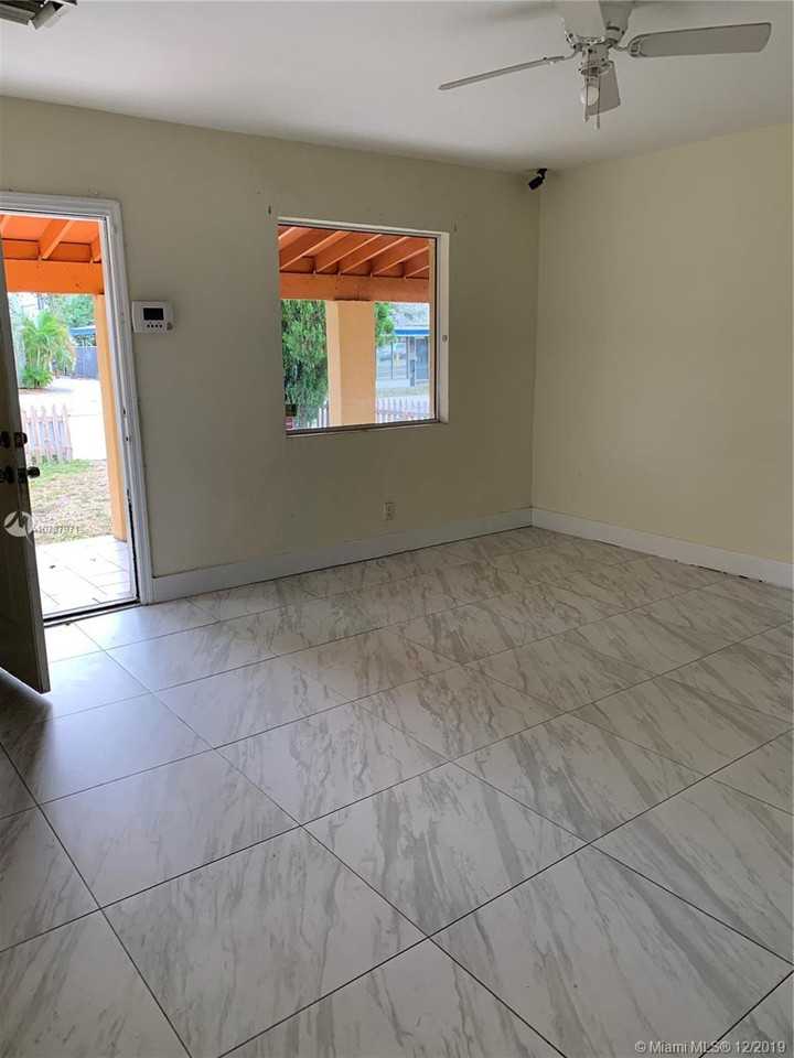 2037 Washington Street - Photo 2 of 8