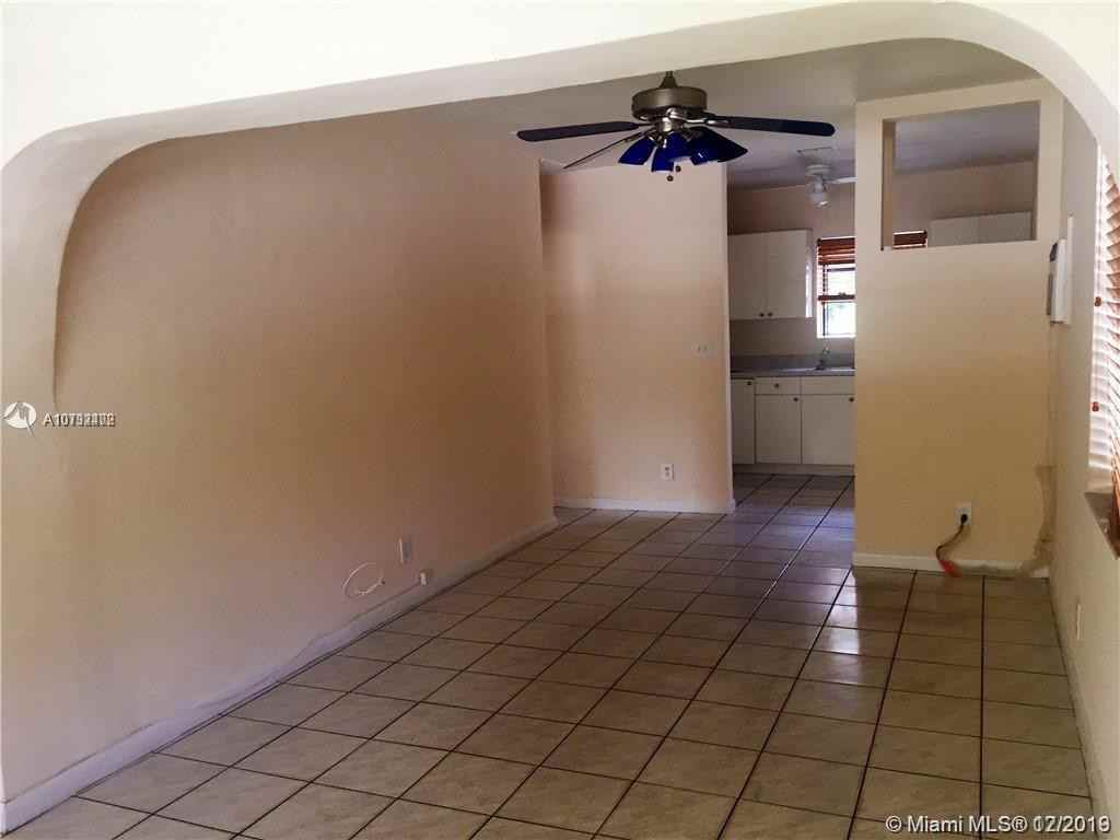 1612 North 58th Avenue - Photo 3 of 8
