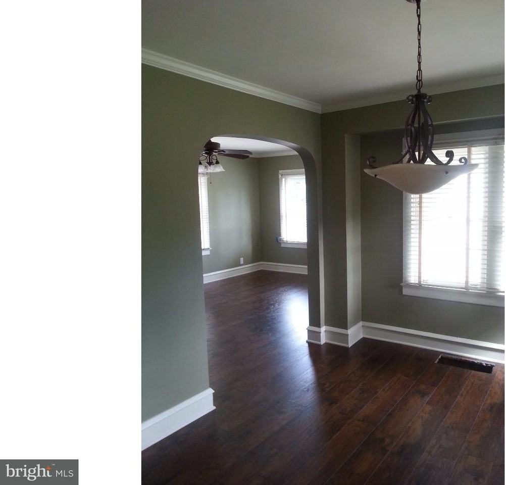 555 Zeisner Avenue - Photo 3 of 17