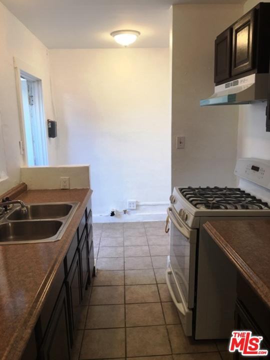 2224 Arlington St - Photo 3 of 21