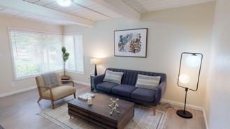 Inviting Menlo Park home with lovely patio - Photo 1 of 1