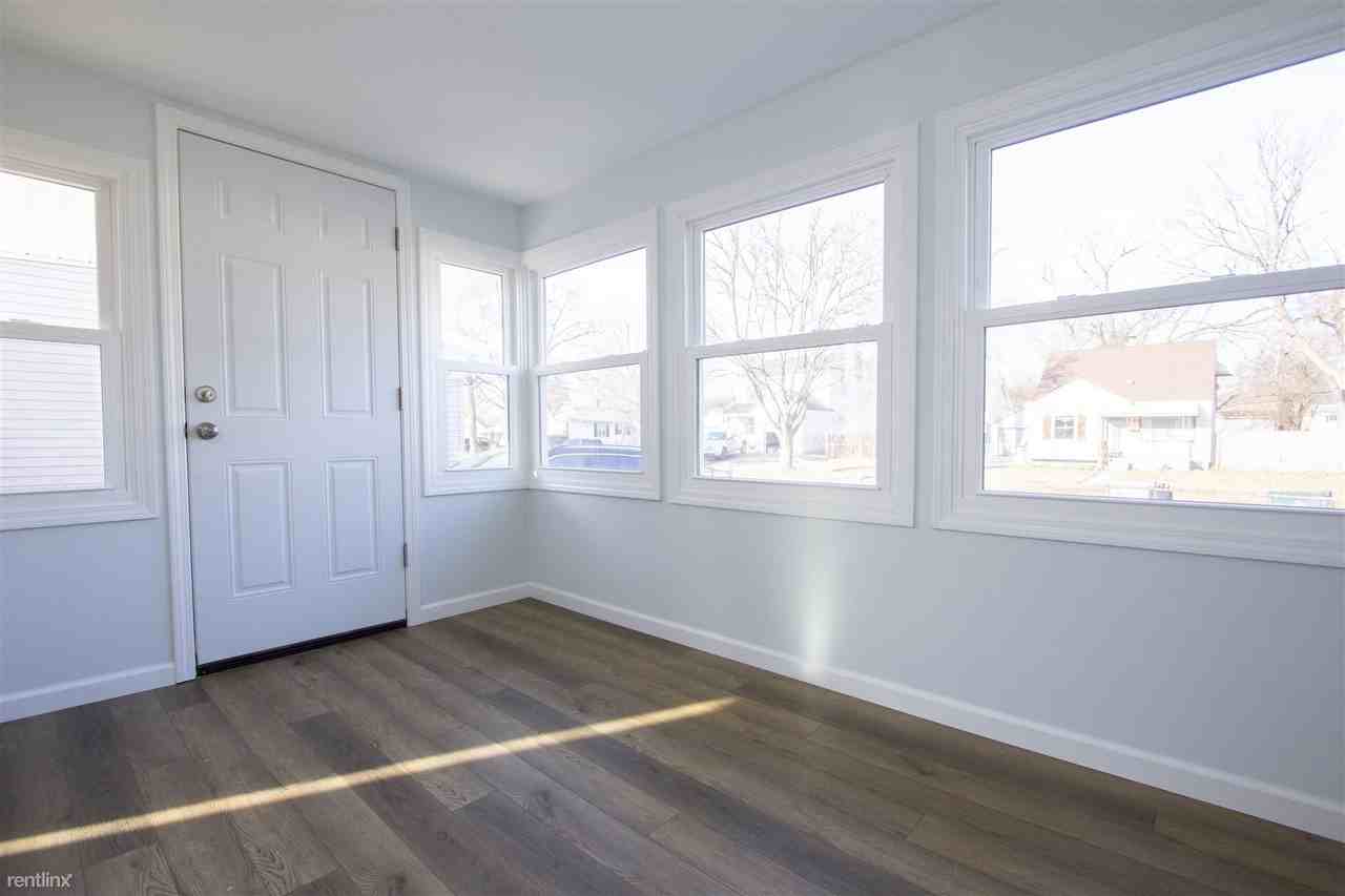 1308 E Milton Ave - Photo 3 of 23
