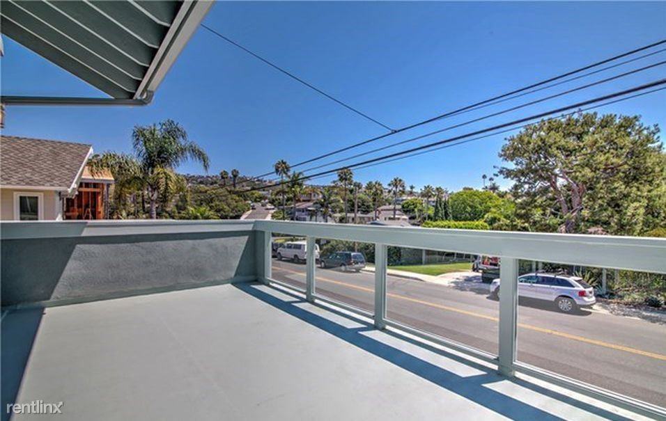 210 West Avenida De Los Lobos Marinos - Photo 3 of 36