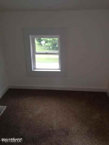 36 W South St - Photo 3 of 11