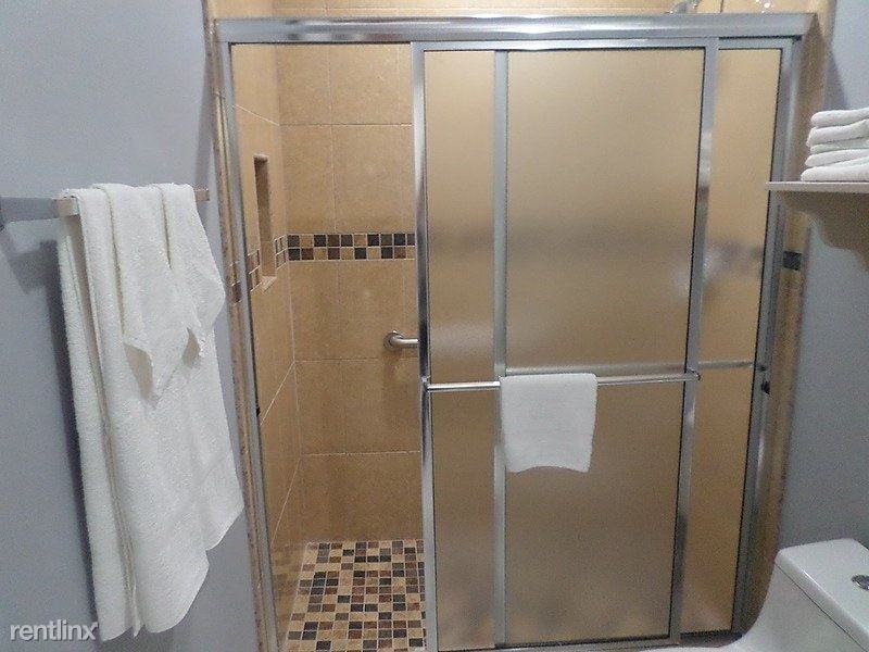 111 East Marisol Drive - Photo 3 of 9