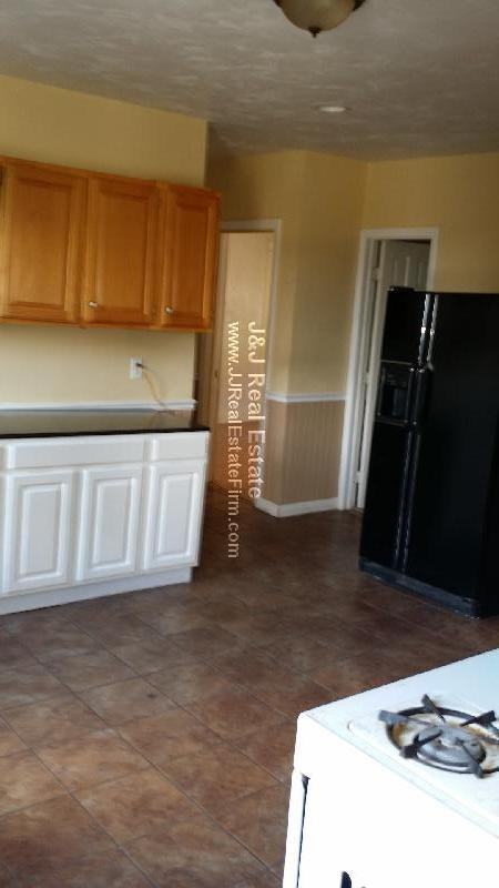 78 Greenwood St 3 - Photo 3 of 5