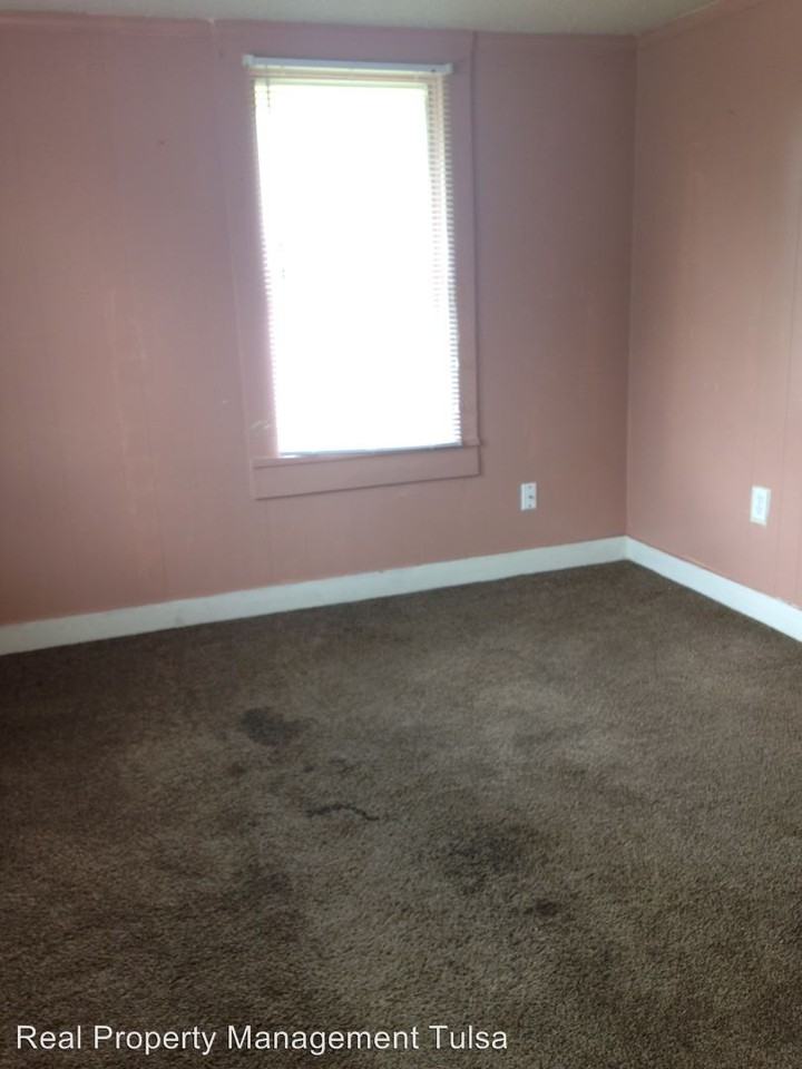 1839 North Norfolk Ave - Photo 2 of 11