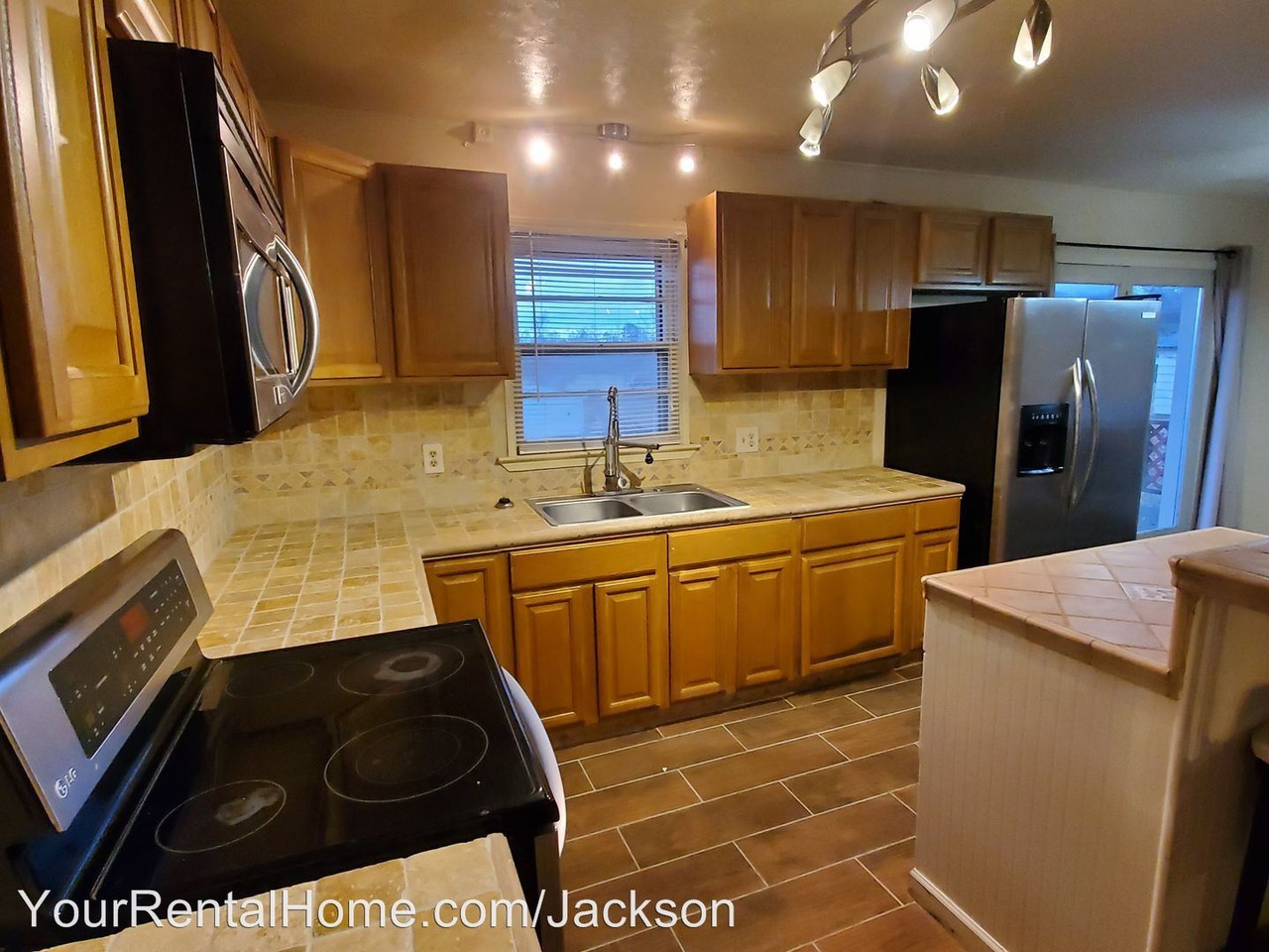 132 Morisch Rd - Photo 3 of 18