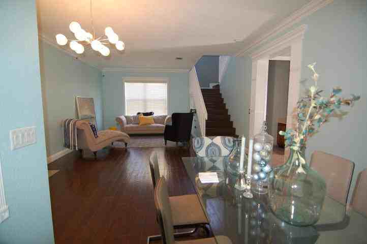 7630 Topiary Avenue - Photo 2 of 8