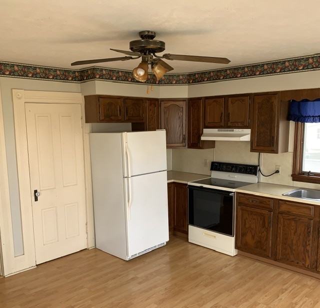 90 Center St #2UPPER - Photo 2 of 11