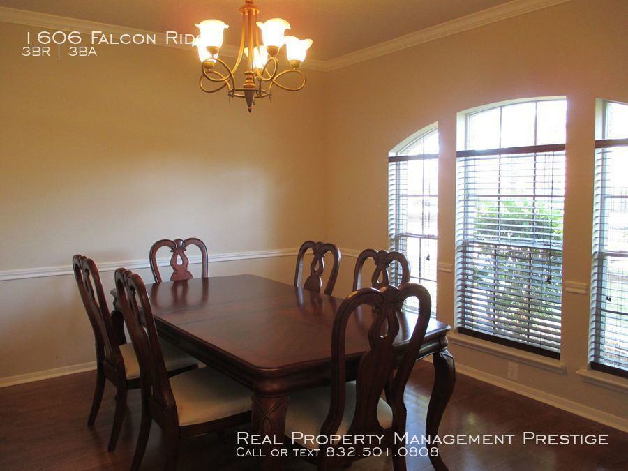 1606 Falcon Ridge - Photo 2 of 24