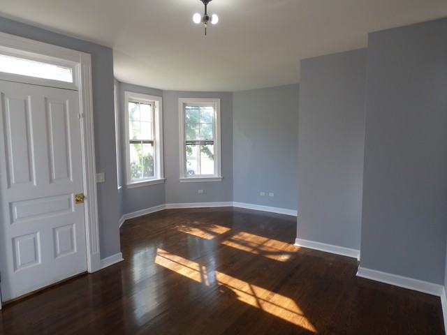 10705 Cottage Grove - Photo 3 of 16