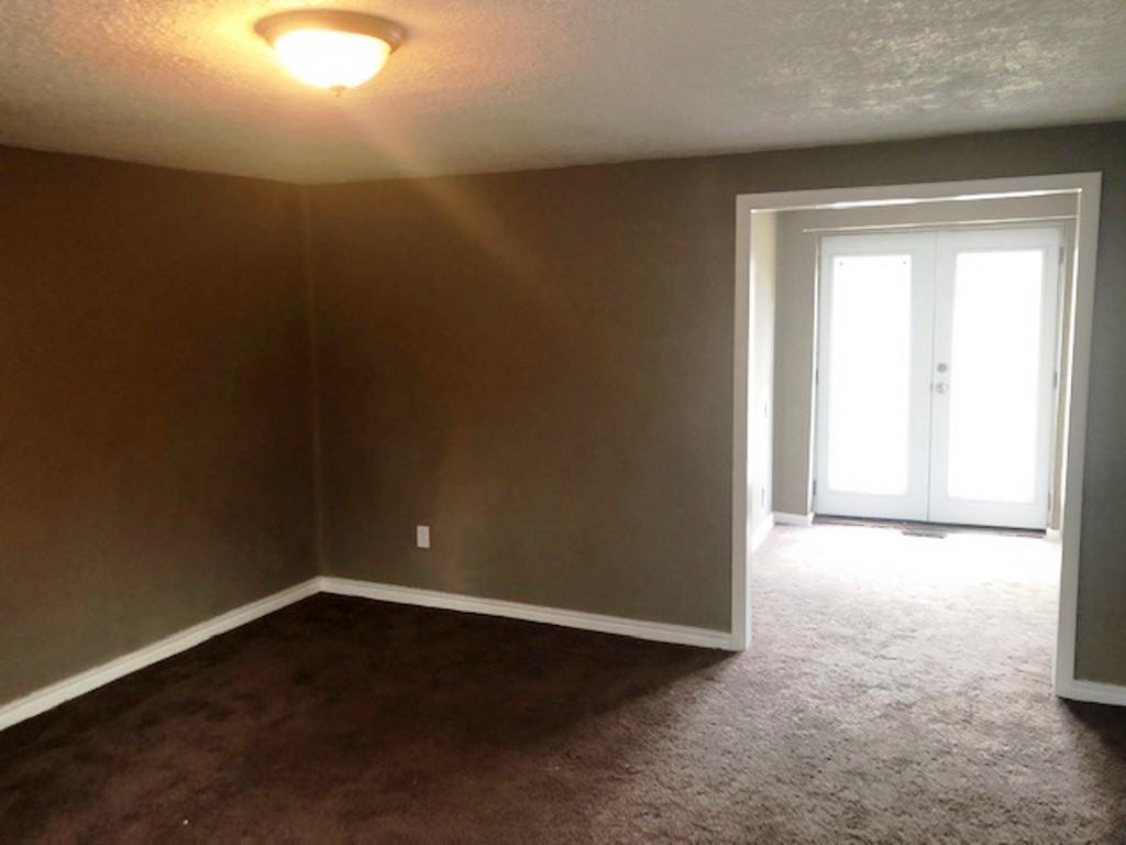 7600 E 102nd St - Photo 3 of 13